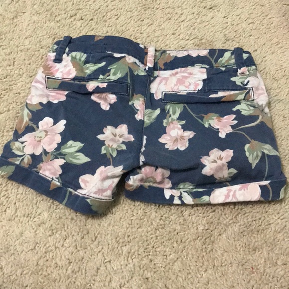 Floral shorts - Picture 2 of 2